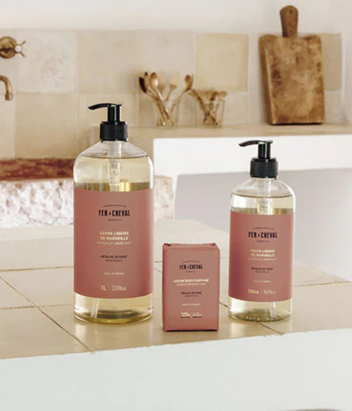 Savon doux parfumé - Pétales de Rose  (125gr)
